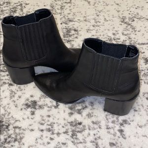 Steve Madden Jet Leather Chelsea 
